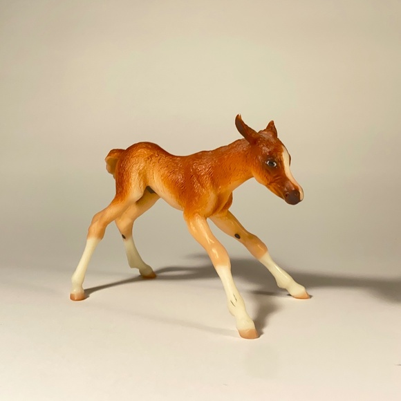 Arabian Mare and Foal | Breyer - Picture 8 of 11